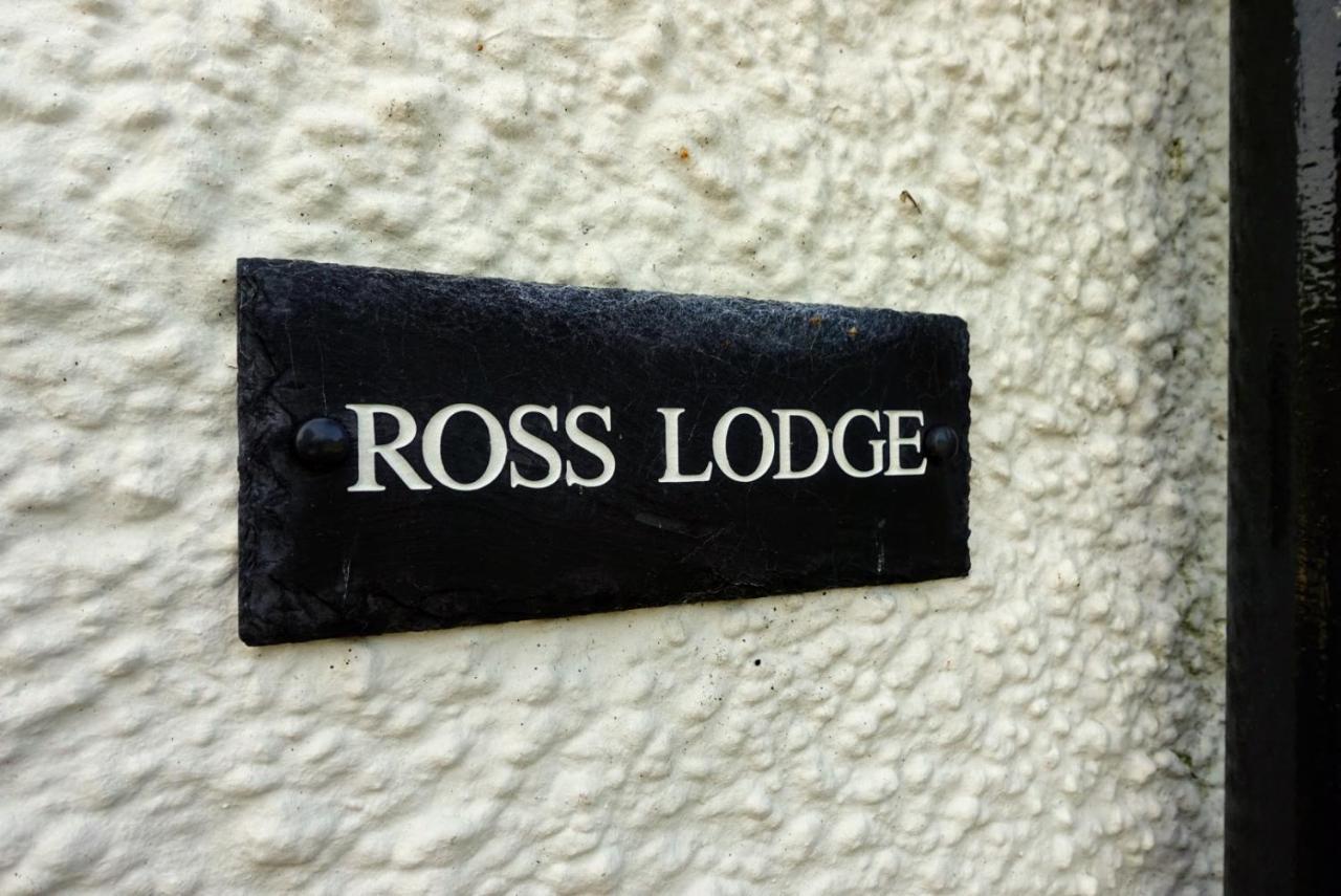 Ross Lodge Комри Екстериор снимка